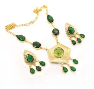 Diopside Quartz Cut Gemstone Necklace Set