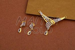Ladies Gold Diamond Tanmaniya Necklace Set, Main Stone : Zircon