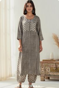 Vardhini Women Kurta &AMP;AMP; Kurta Set