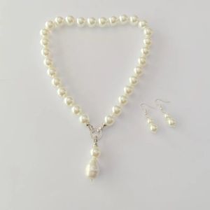 White Pearl Lock Necklace Set